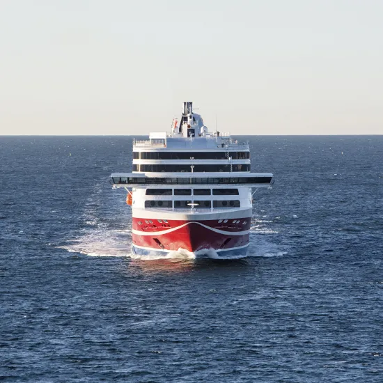 Rederiet Viking Lines fartyg Viking Grace på havet.